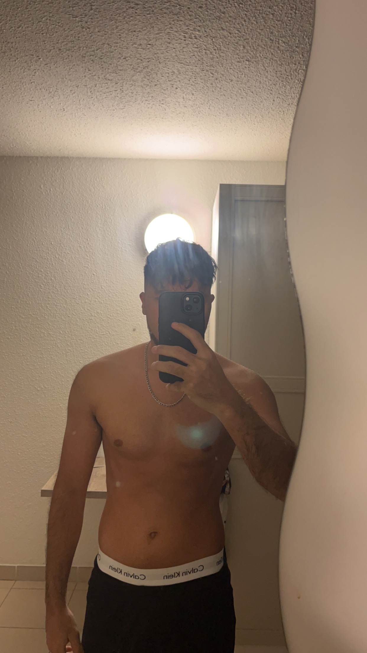 Profil de Illyas, 23 ans, Club gay à Haldenstein