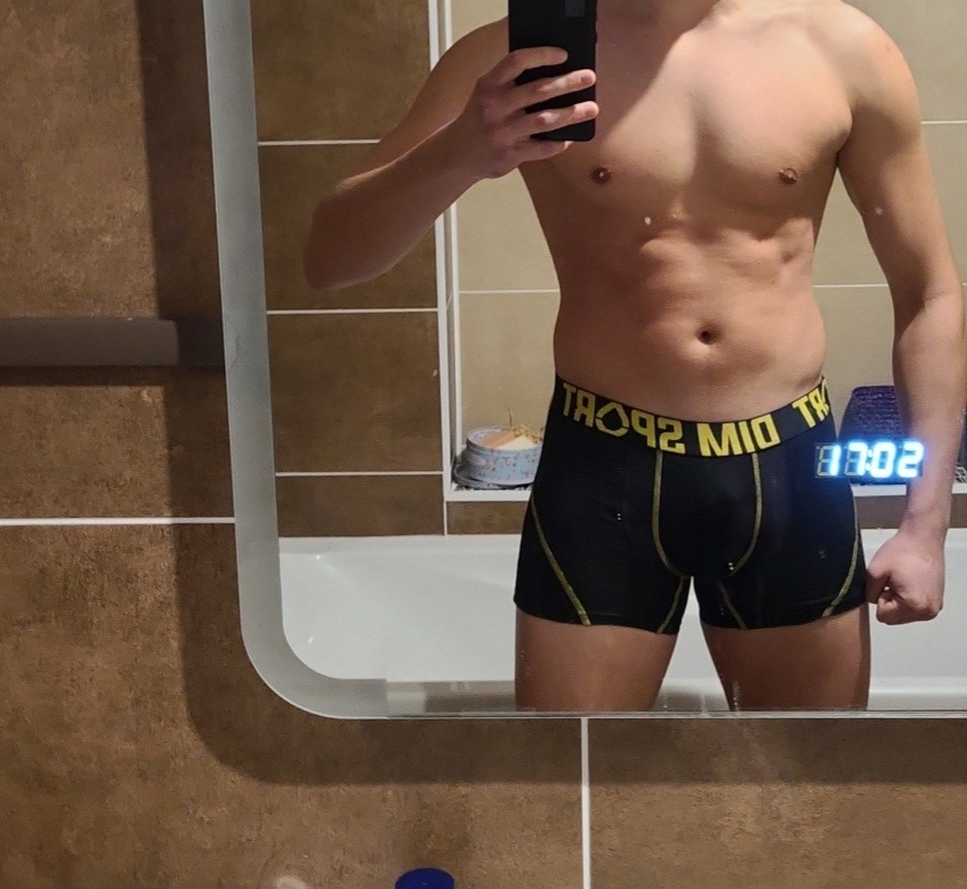 Profil de Vlad, 25 ans, Club gay à Lavin