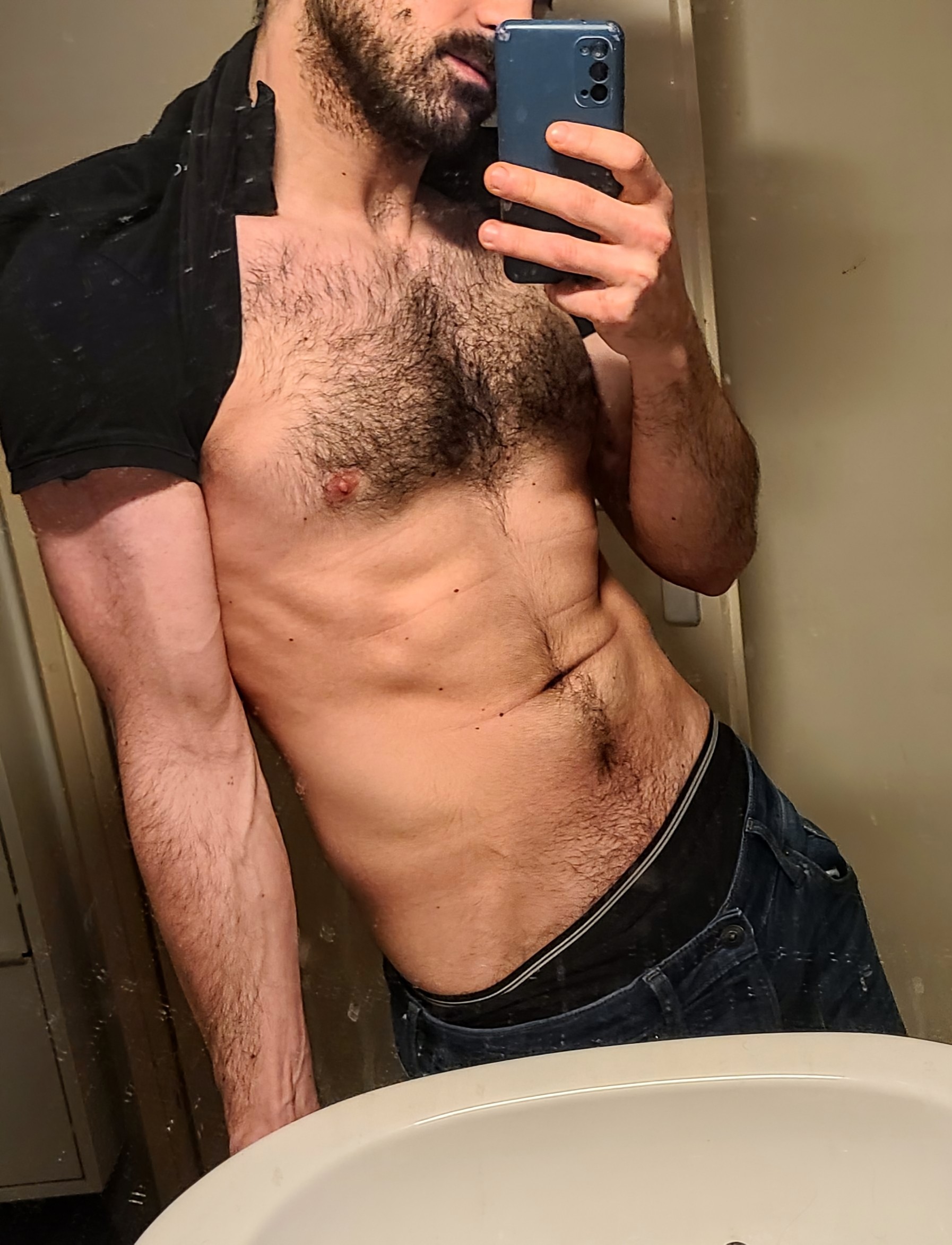 Profil de Ayron, 28 ans, Club gay à Fajauna