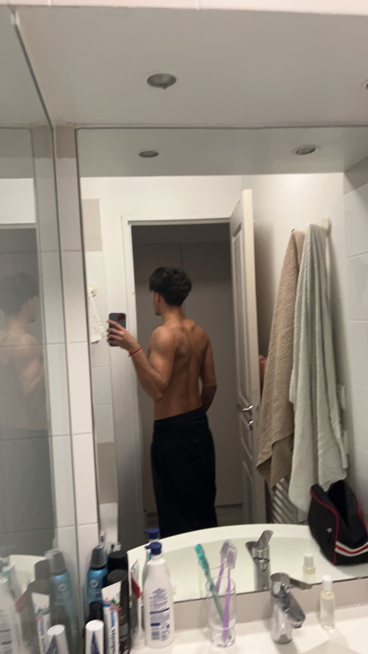 Profil de Raymond, 19 ans, Club gay à Romoos