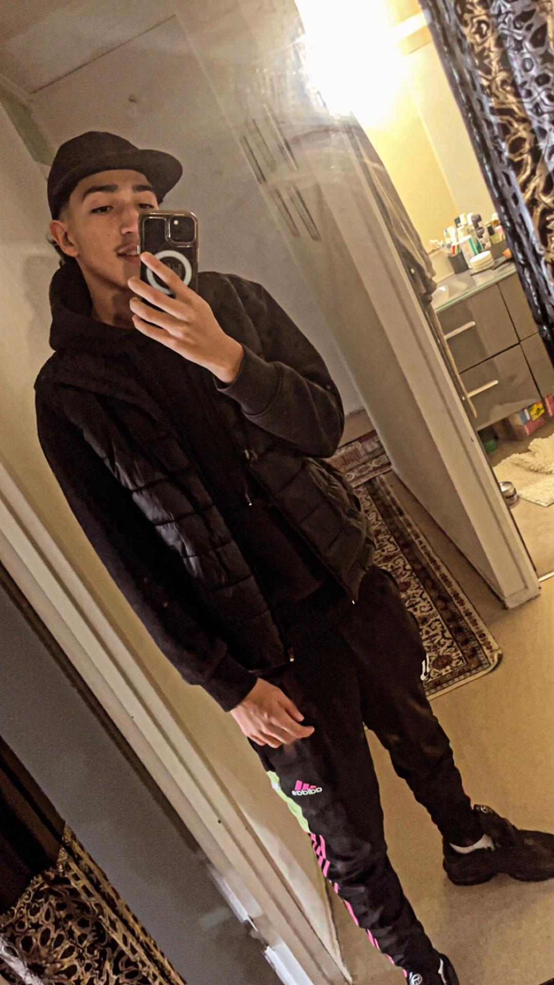 Profil de Salvator, 19 ans, Club gay à Scharans