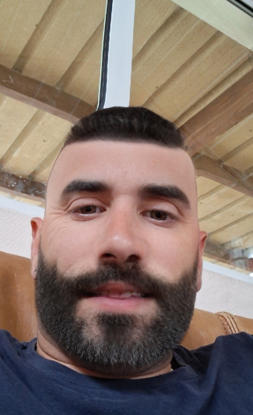 Profil de Lachemi, 40 ans, Club gay à Perles