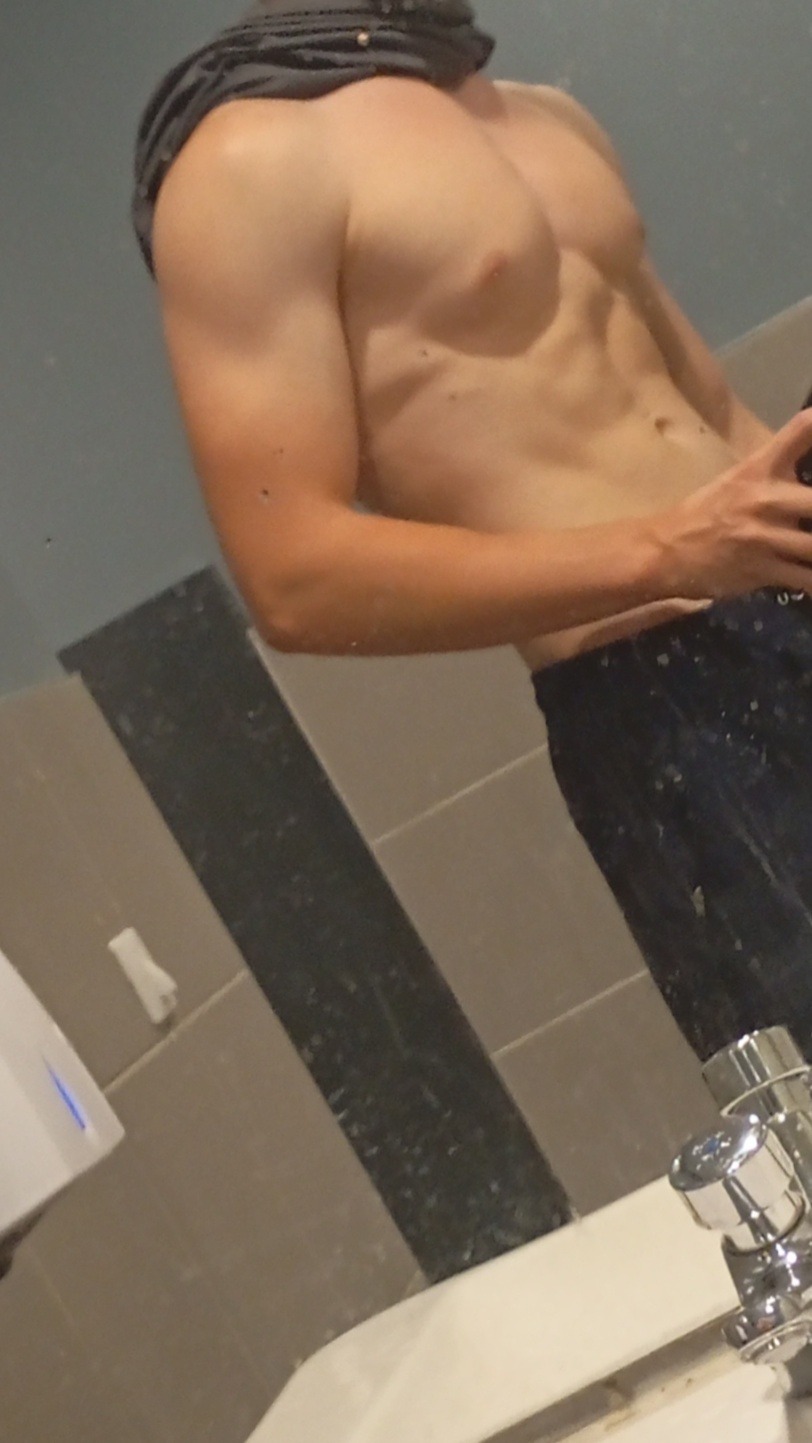 Profil de Abdelhadi, 20 ans, Club gay à Ferden