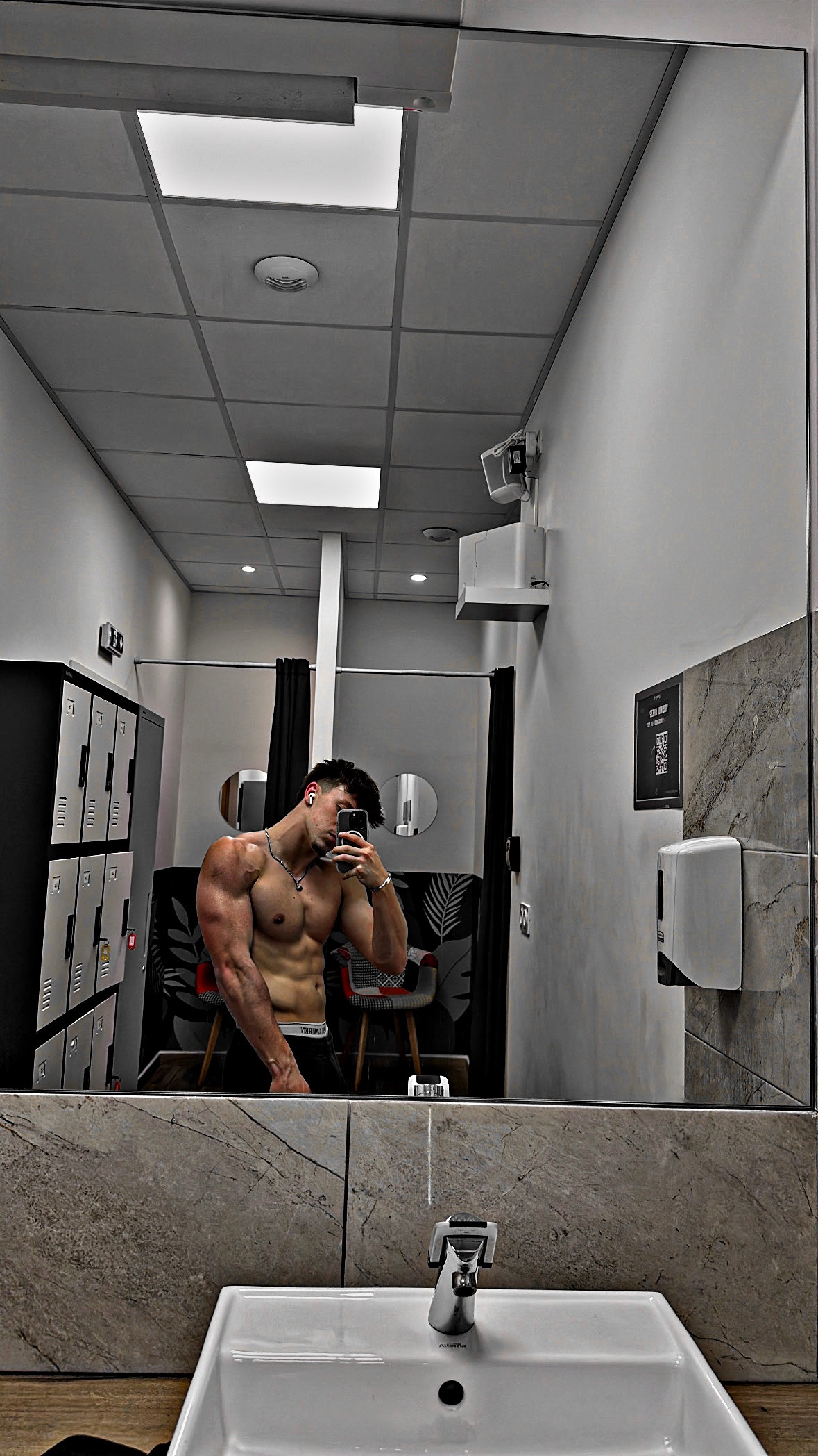 Profil de Liandro, 18 ans, Club gay à Oberbipp