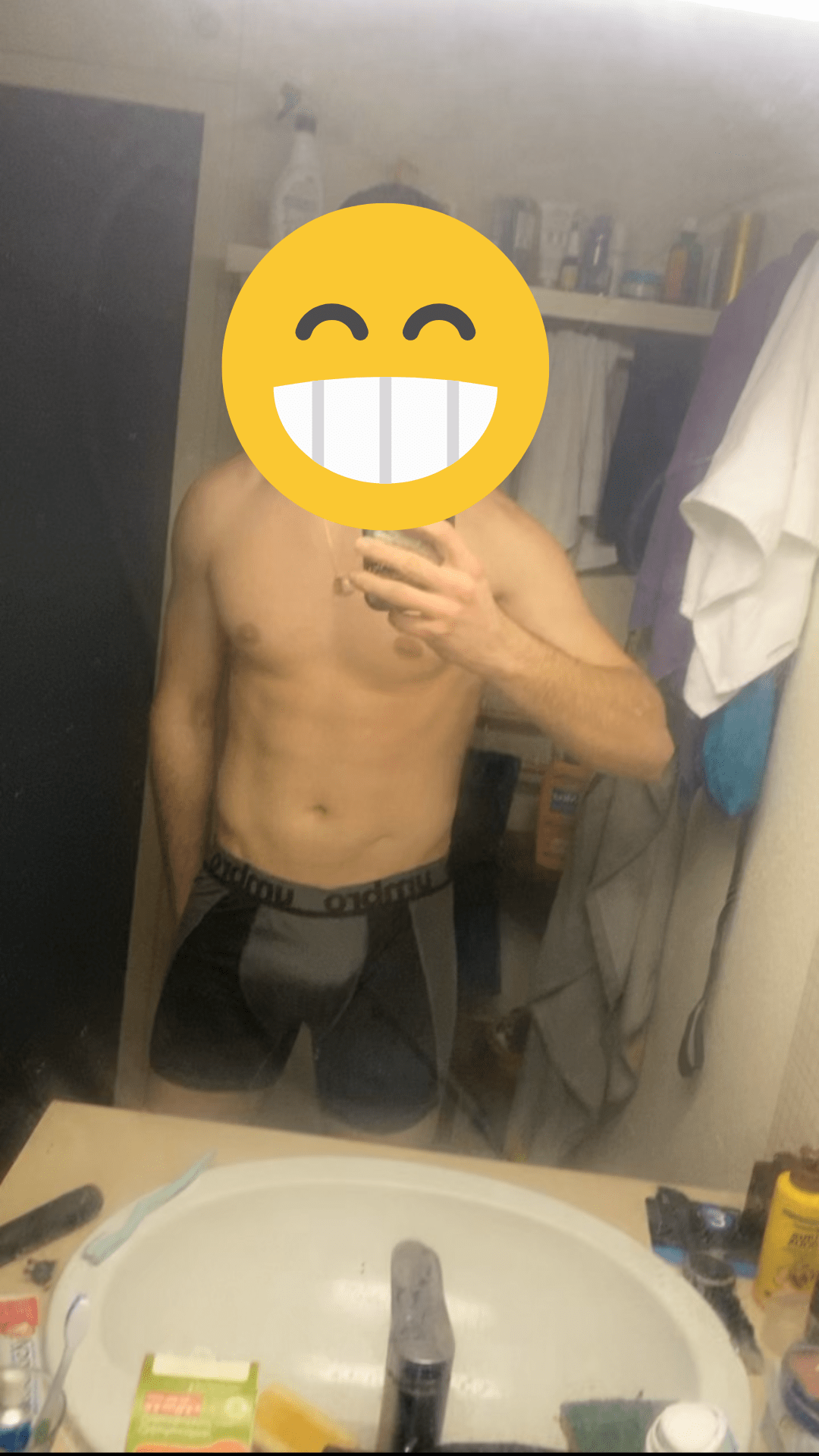 Profil de Yaqine, 23 ans, Club gay à Eriz