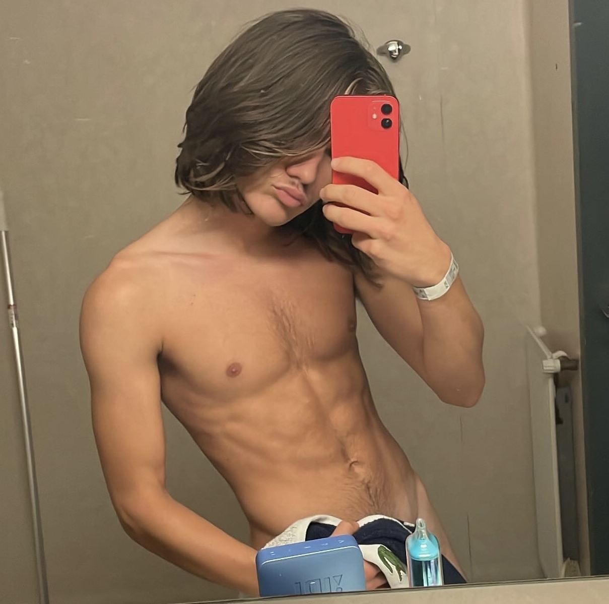Profil de Chamseddine, 22 ans, Club gay à Rovray
