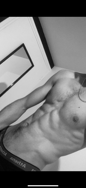 Profil de Enak, 22 ans, Club gay à Uster