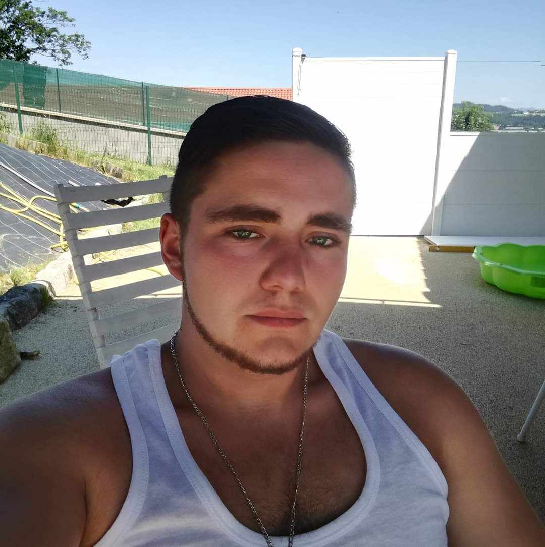Profil de Hidayet, 27 ans, Club gay à Lavin