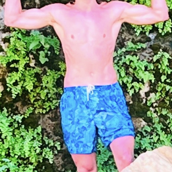 Profil de Usman, 20 ans, Club gay à Bristen