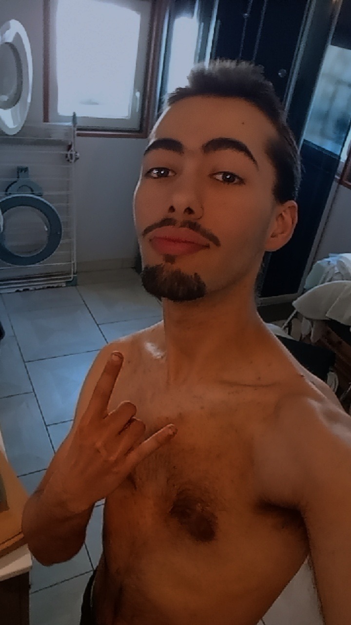 Profil de Mehdy, 22 ans, Club gay à Scuol