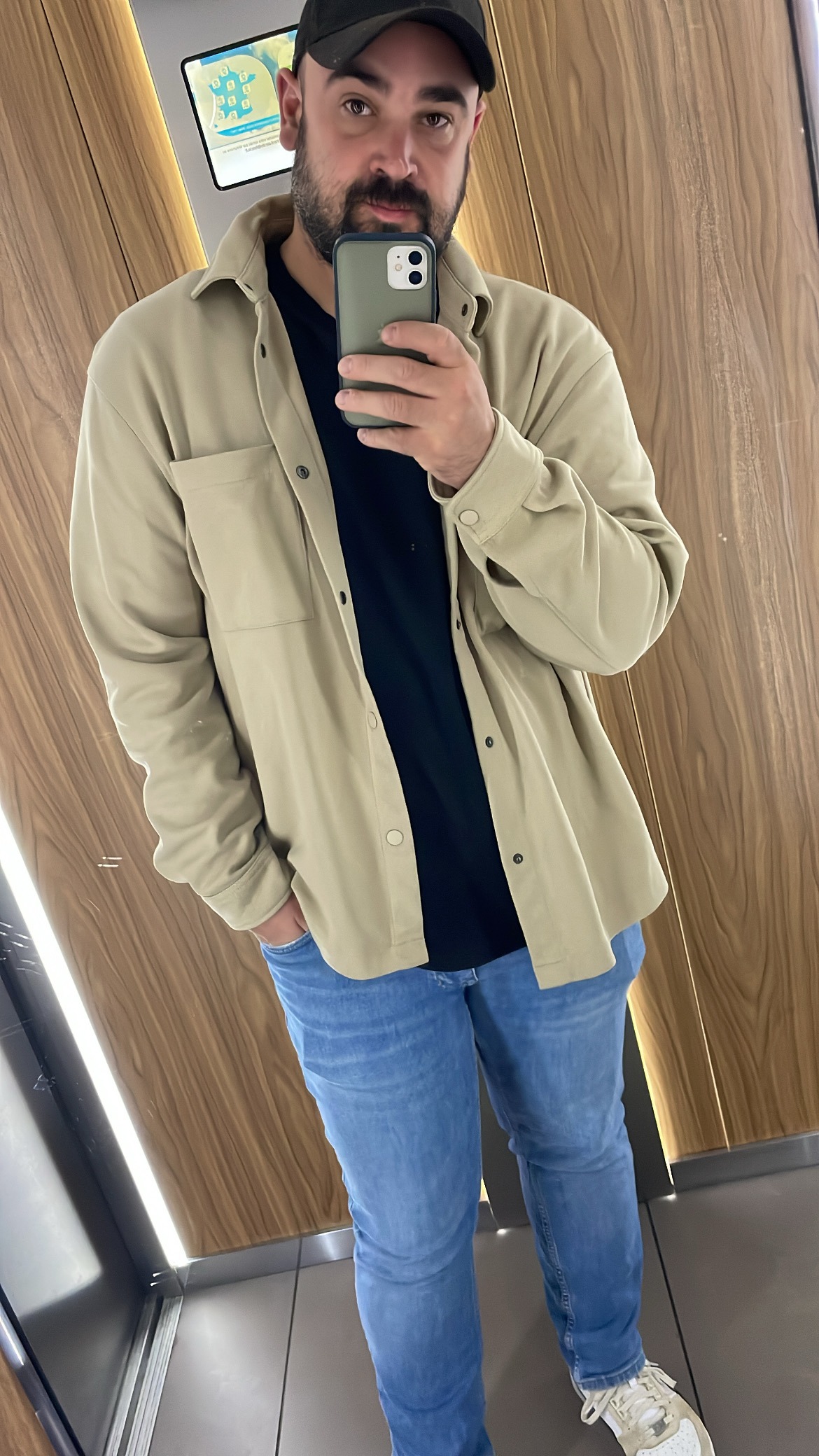 Profil de Chems, 28 ans, Club gay à Gruben