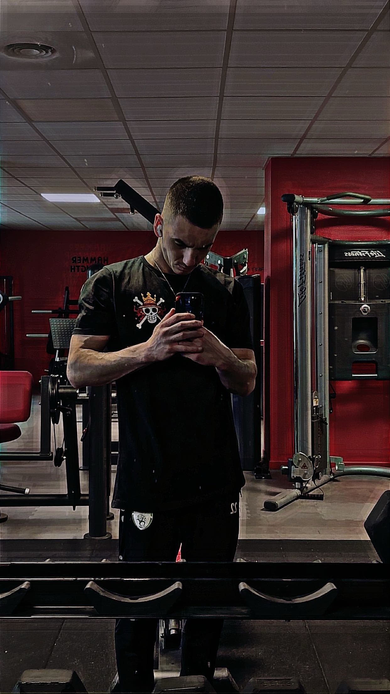 Profil de Mimoun, 24 ans, Club gay à Lavin