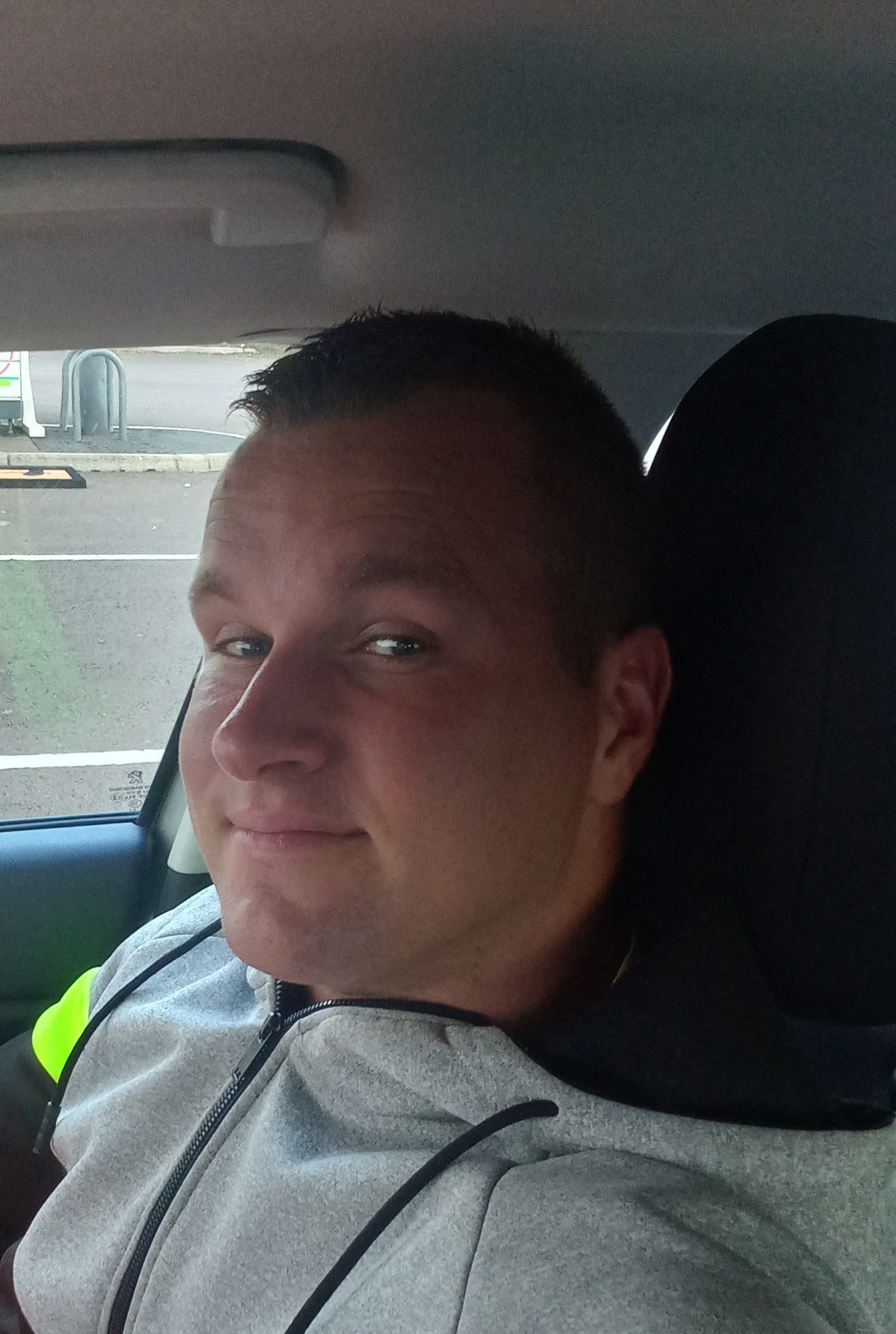 Profil de Andris, 27 ans, Club gay à Hätzingen