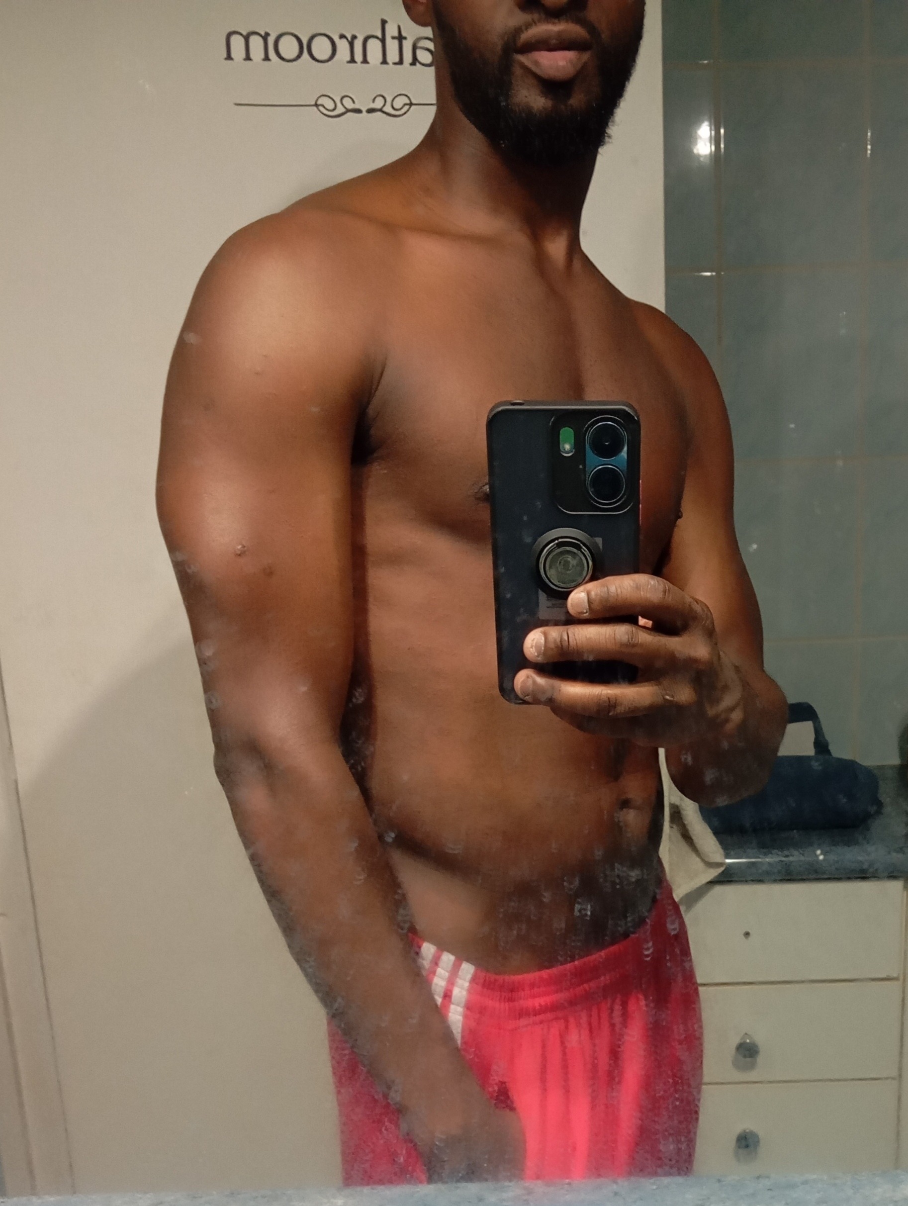 Profil de Youni, 26 ans, Club gay à Evolène