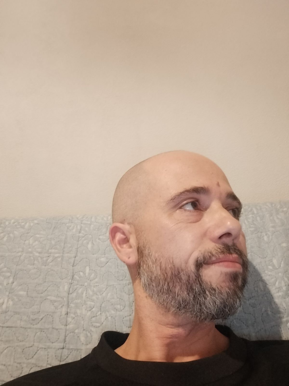 Profil de Yenni, 41 ans, Club gay à Tschlin