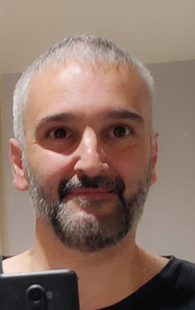 Profil de Jebril, 46 ans, Club gay à Oberwald