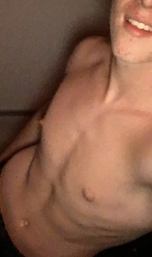 Profil de Younese, 26 ans, Club gay à Bercher