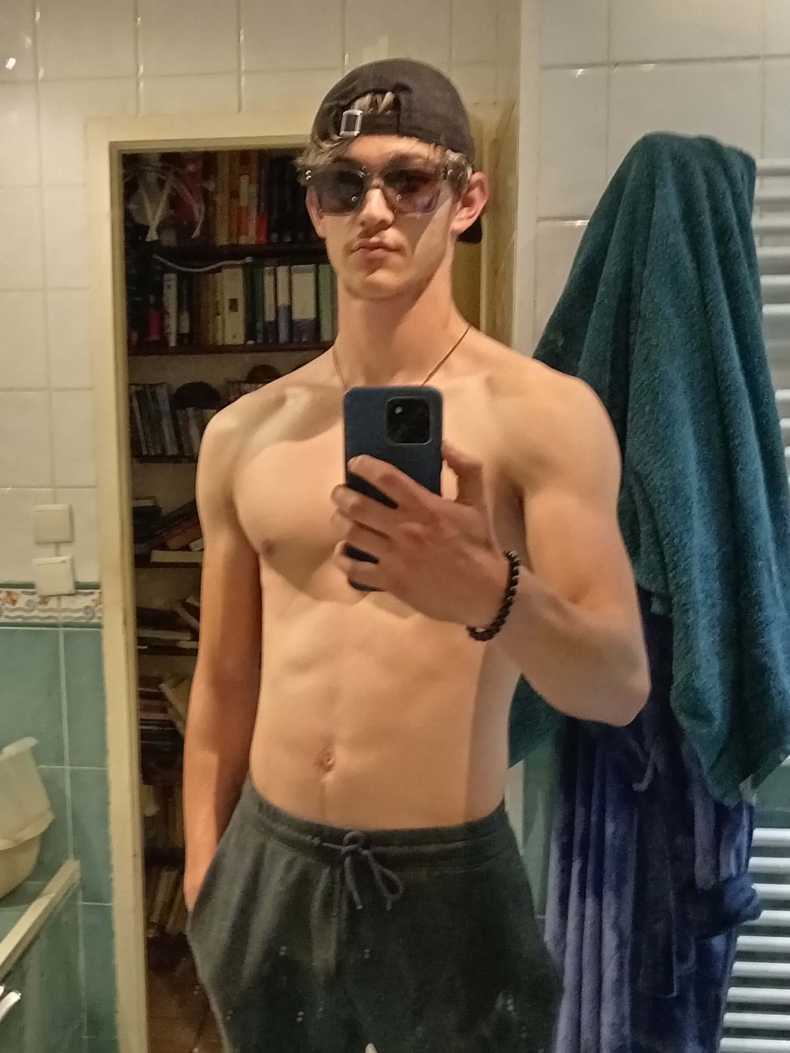 Profil de Moses, 19 ans, Club gay à Morcles