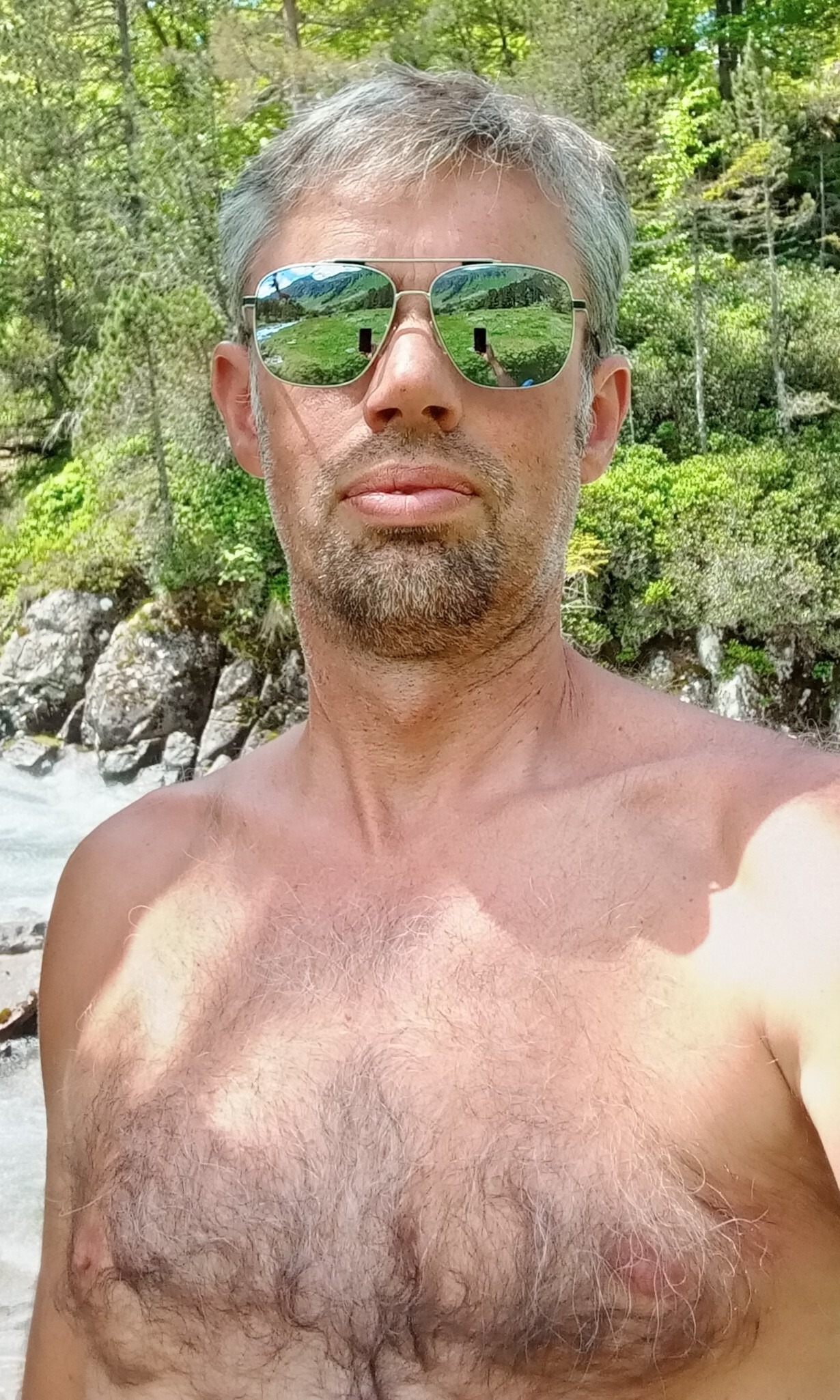 Profil de Monzon, 54 ans, Club gay à Giez