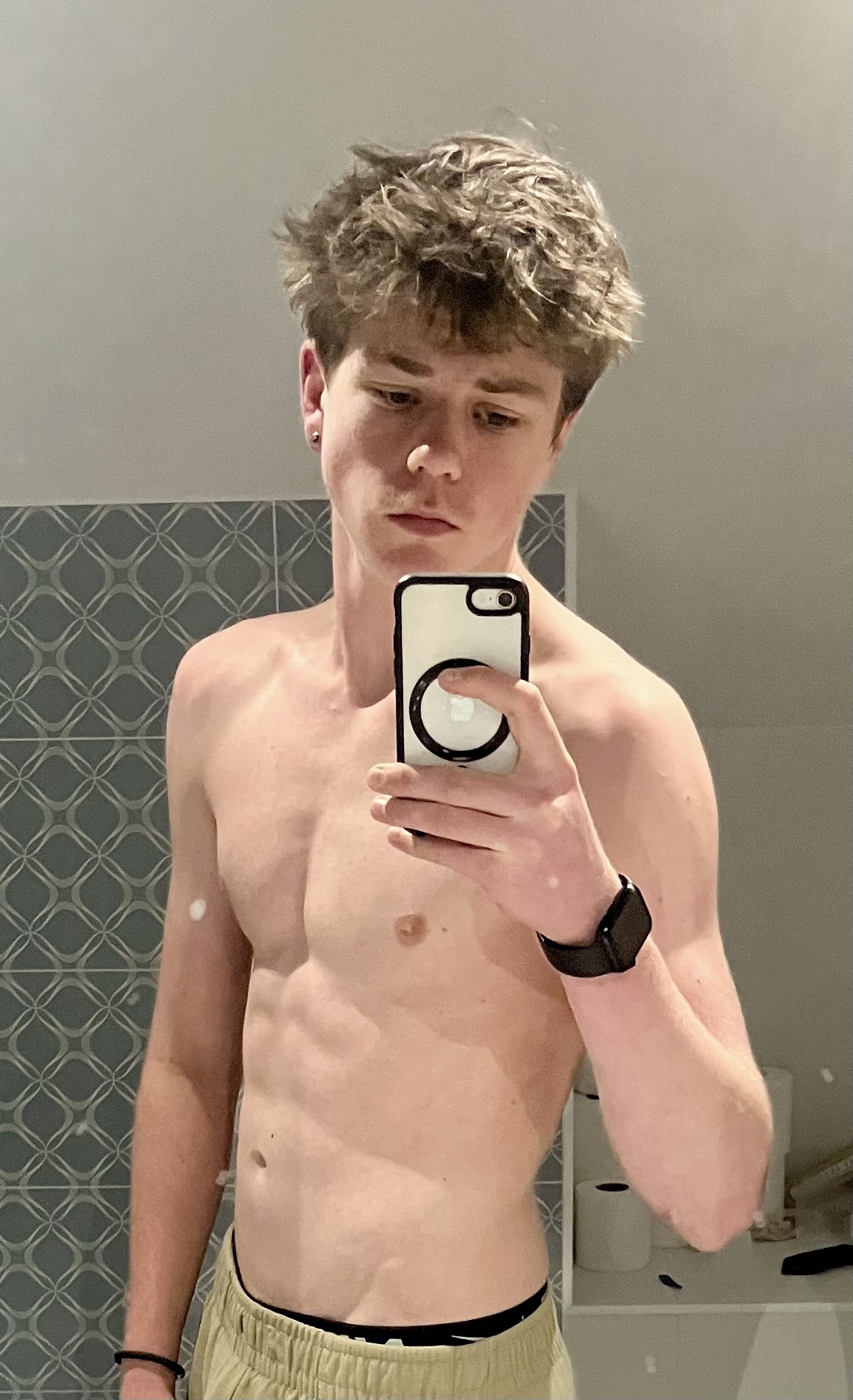 Profil de Faik, 21 ans, Club gay à Almens