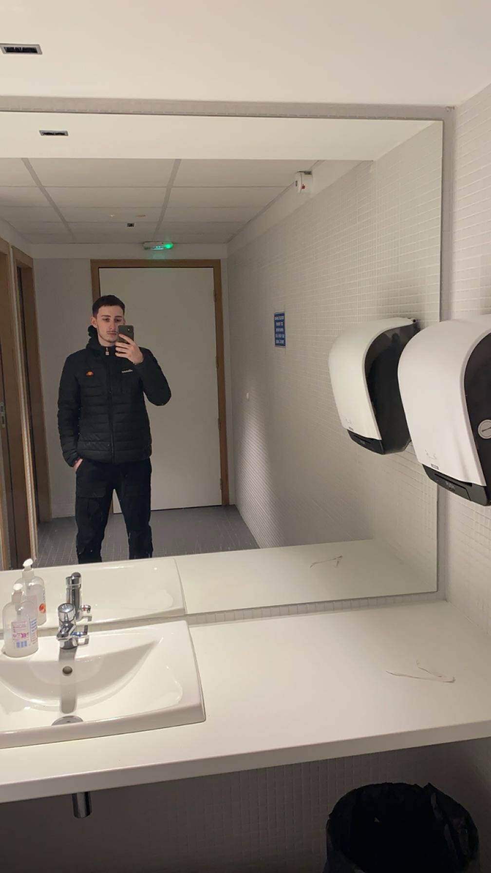 Profil de Amilcar, 23 ans, Club gay à Lax