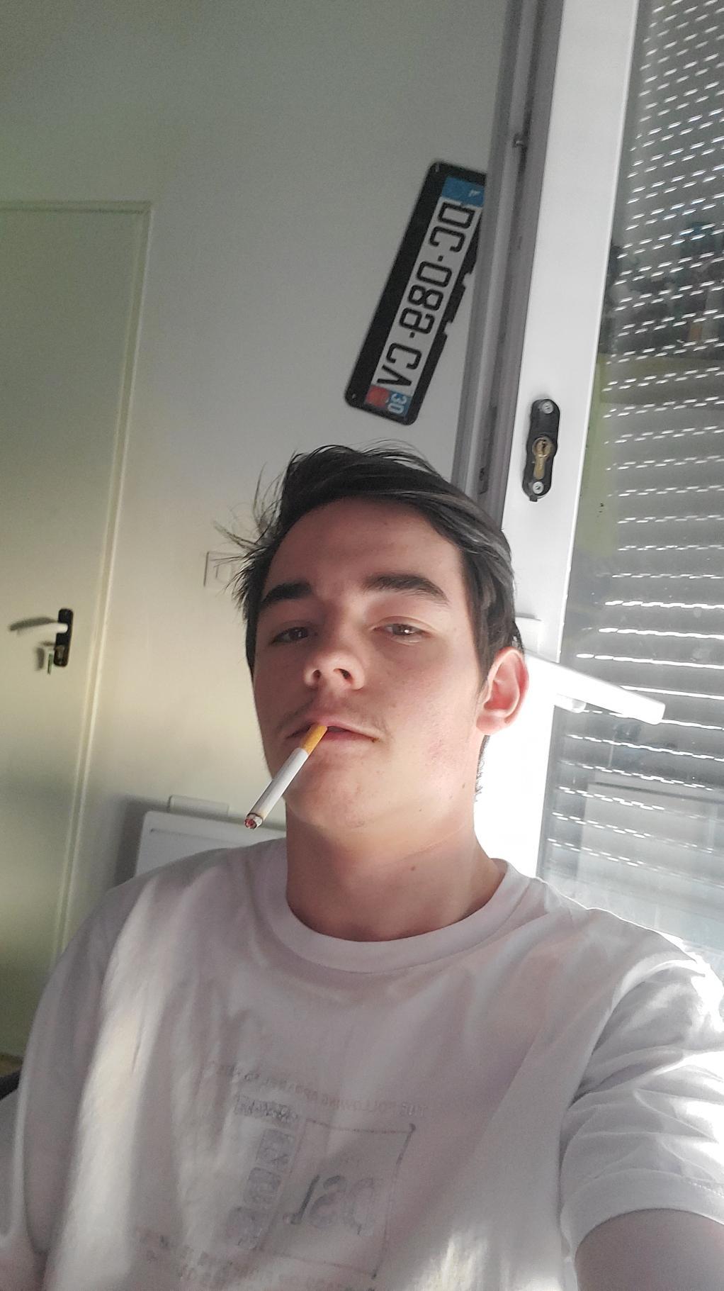Profil de Houssin, 23 ans, Club gay à Areuse
